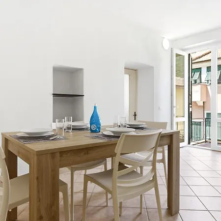Hostdomus-happy Apartament Finale Ligure