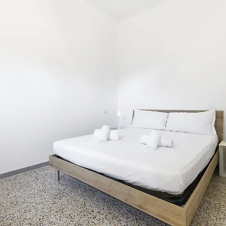 Apartment Hostdomus-happy Finale Ligure